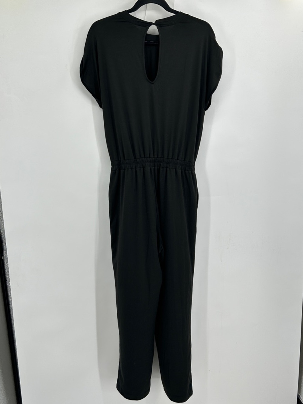 Vuori Women's Short Sleeve Lux Crew Neck Jumpsuit in Black Size Small - Picture 6 of 11